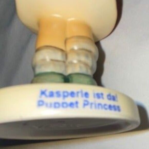 Vintage M.J. Hummel Club 25th Anniversary  "Puppet Princess" Exclusive Edition - Picture 7 of 10